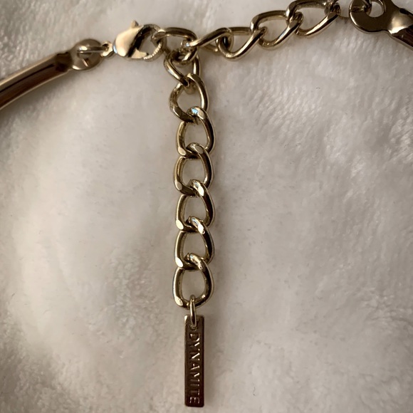 Silver toned necklace - Picture 2 of 2